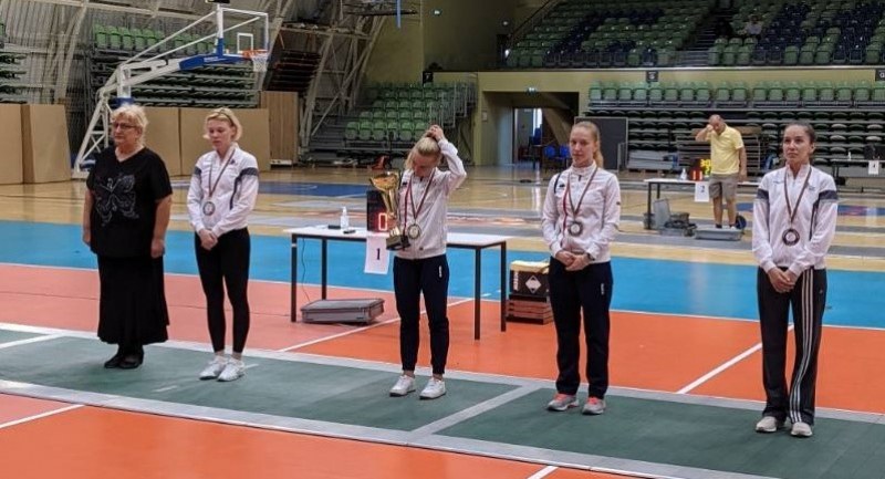 България със злато, сребро и два бронза на международния турнир по фехтовка в Пловдив