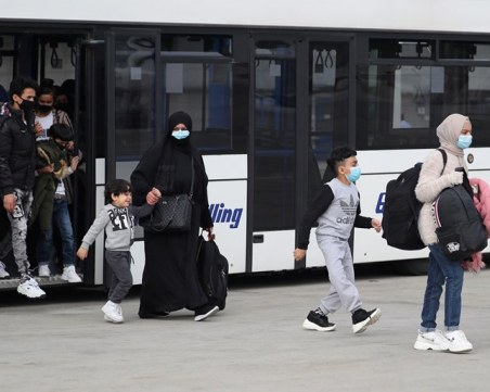 Гърция изпрати над 1000 непълнолетни мигранти в Западна Европа