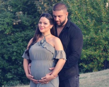 Годеницата на певеца Ангел: В болницата го убиха насила