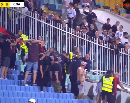 Полицията: Предотвратихме по-сериозни последствия в боя между феновете на Локомотив и Славия