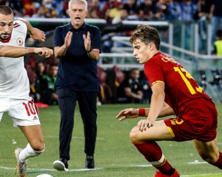 УЕФА глоби ЦСКА заради хвърлени предмети на мача с Рома