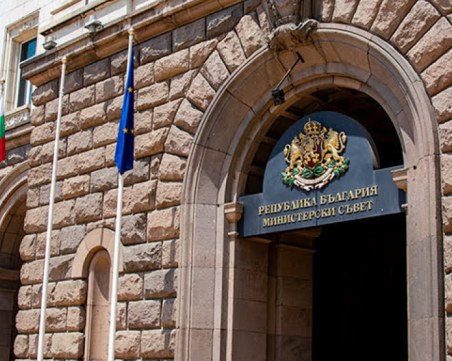 Тристранката се събира извънредно утре: Какви компенсации ще има за бизнеса?