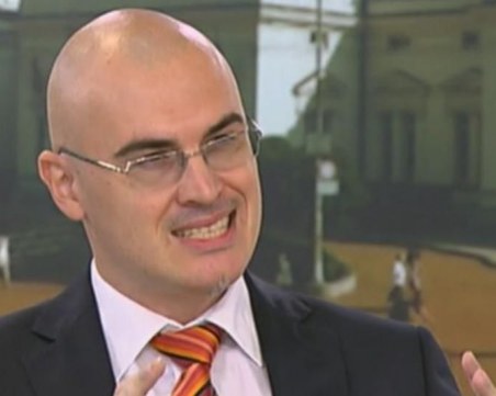 Петър Илев напуска СУ след скандала с плагиатство, потвърдено от Етичната комисия