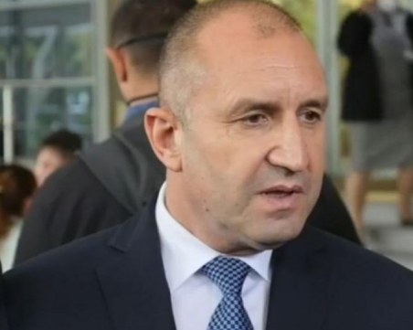 Румен Радев: Борисов се скри под тогата на ректора