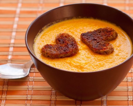 Вкусна крем супа от моркови