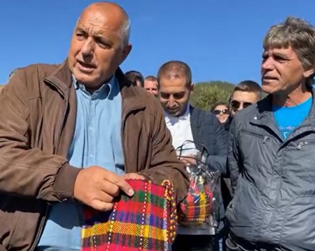 Борисов: Правителството и Радев са оставили държавата, който оцелее – оцелее