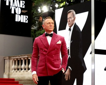 Даниел Крейг получава звезда в Алеята на славата в Холивуд