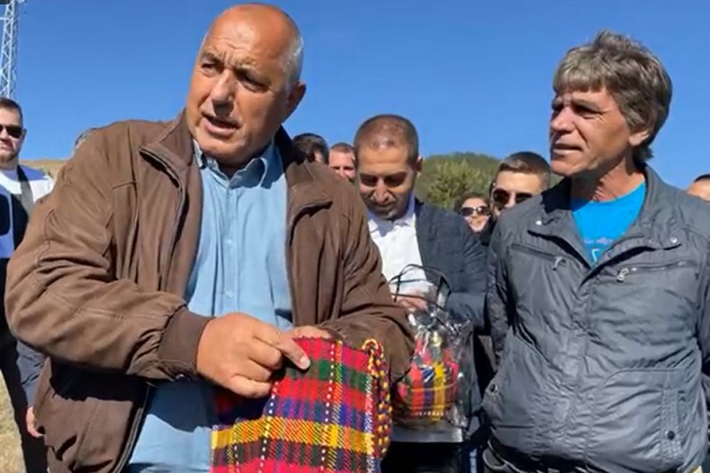 Борисов: Правителството и Радев са оставили държавата, който оцелее – оцелее