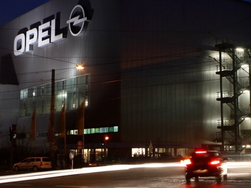 Ореl затваря завода си за автомобили в Германия поне до 2022 година заради недостиг на чипове