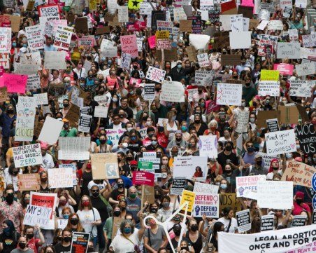 Мащабни протести в САЩ: Американците се обявиха против забраната на абортите
