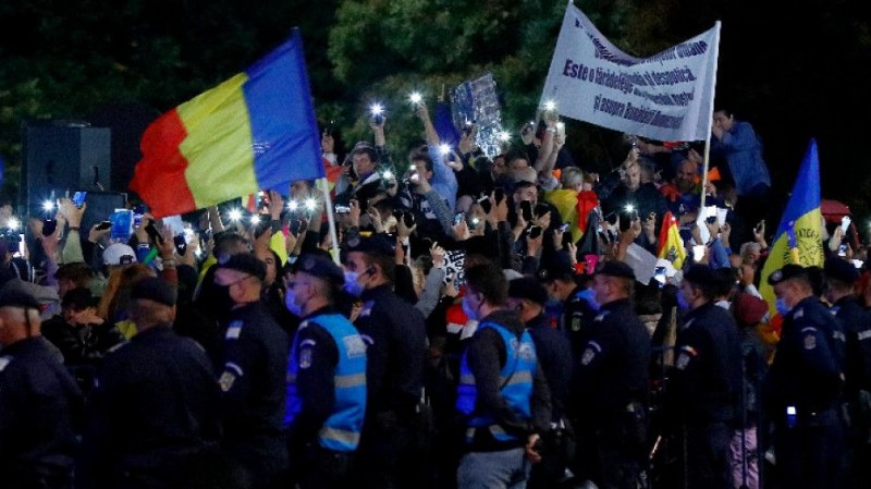 Хиляди протестираха в Букурещ срещу Covid ограниченията