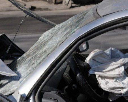 Mъж с близо 3 промила алкохол самокатастрофира в Пазарджишко