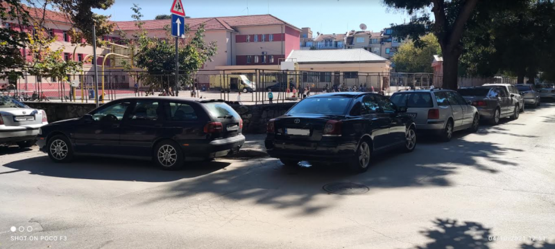 Шофьори пренебрегват правилника, а и всички рискове с нагло паркиране в Пловдив