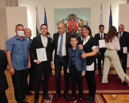 Радостин от Математическата получи наградата 