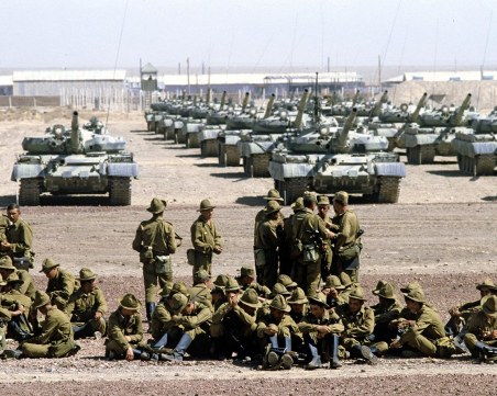 На този ден: Започва войната в Афганистан