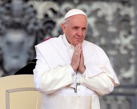 Папа Франциск: Срамувам се, че не можем да защитим децата