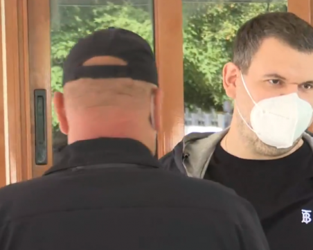 Пеевски отиде на разпит в ДАНС за 