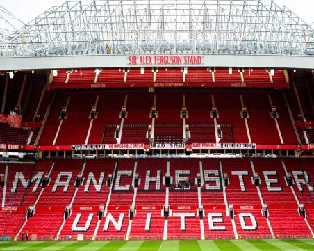Собствениците на Манчестър Юнайтед продават 9,5 милиона от акциите на отбора, клубът не взима нищо