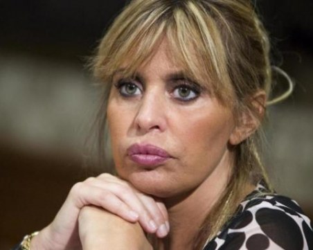 Внучката на Мусолини печели изборите в Рим при 97% преброени бюлетини