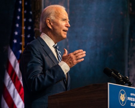 Байдън: Неваксинираните са заплаха за икономиката