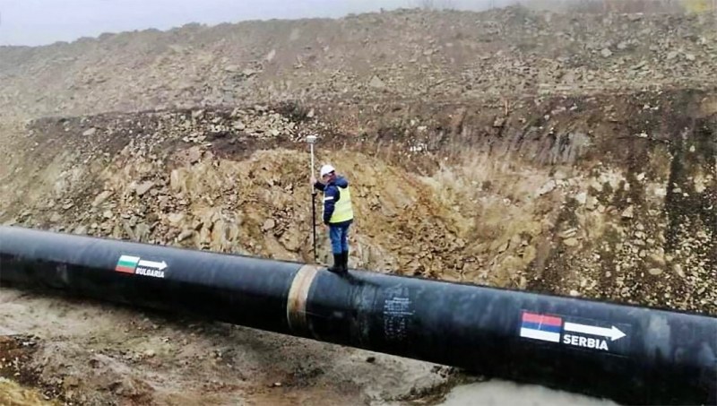 Сърбия договаря евтин газ с Русия
