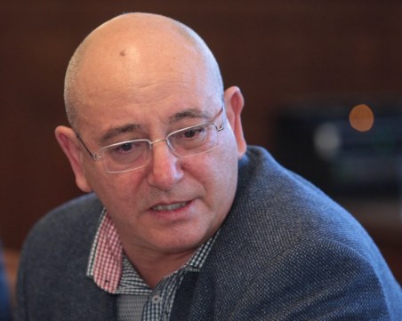 Емил Димитров: Министърът на транспорта носи цялата отговорност за ситуацията с „Вера Су”