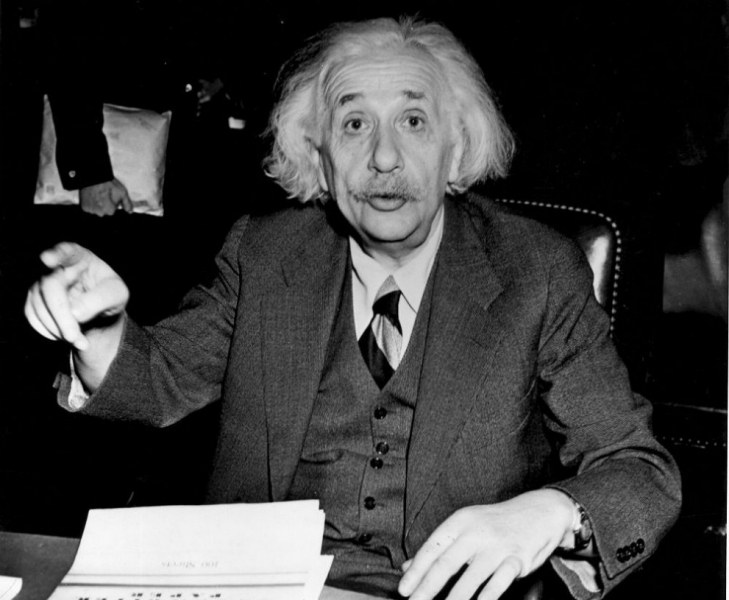 На този ден: Айнщайн описва в писмо до Рузвелт възможността да бъде произведена атомна бомба