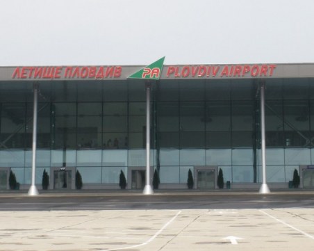 Вместо под карантина: Мъж с коронавирус планувал да пътува от летище Пловдив