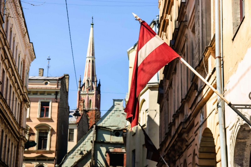 Извънредно положение в Латвия, затягат мерките срещу COVID