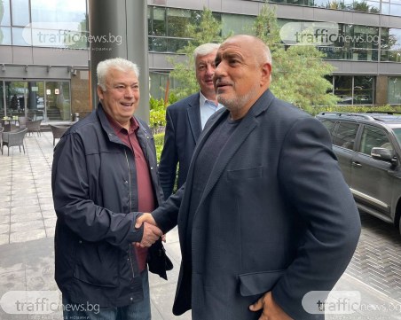 Борисов: Пари в бюджета няма заради пътя на Копринката до село Труд, а Рашко му е чадър