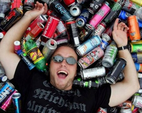 Енергийните напитки –  опасна мода при децата, която им дава