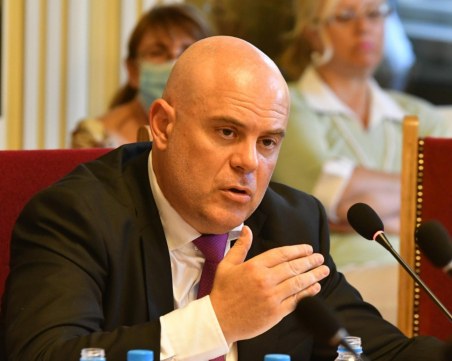 Гешев с призив към МВР и ДАНС за съвместни действия срещу купуването на гласове