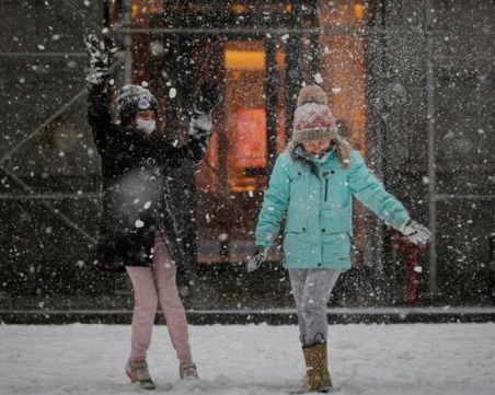 Иде сняг! Обявиха оранжев код за опасно време в Югозападна България утре