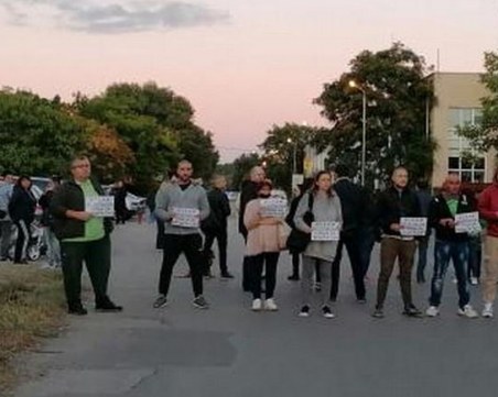 Иван Гешев и апелативният прокурор на Пловдив Тодор Деянов се срещнаха с близки на пострадалите в тежкия инцидент, станал в Стара Загора