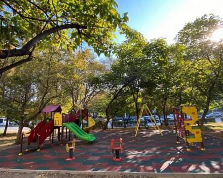 Откриха нова детска площадка в район 