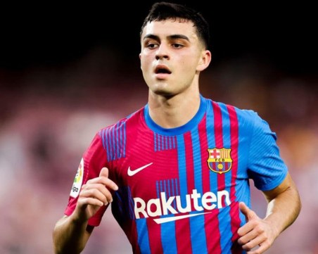 Официално: Педри преподписа с Барселона с милиард откупна клауза
