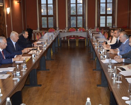 Предлагат изграждането на специални автобусни линии и училищни автобуси в Пловдив