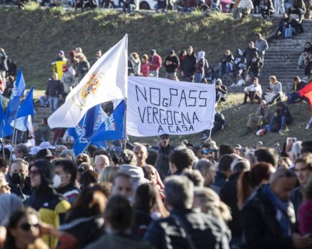 Протести в Италия заради зеления сертификат за ходене на работа