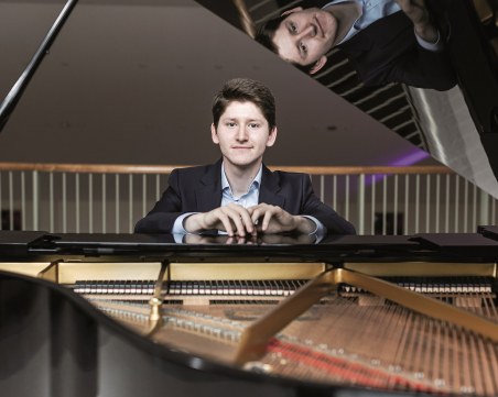 Пловдивската опера открива симфоничния си сезон с концерт на Eмануил Иванов