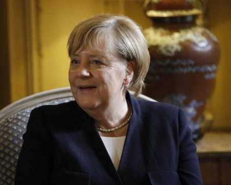 Прощалната обиколка на Меркел продължава в Турция