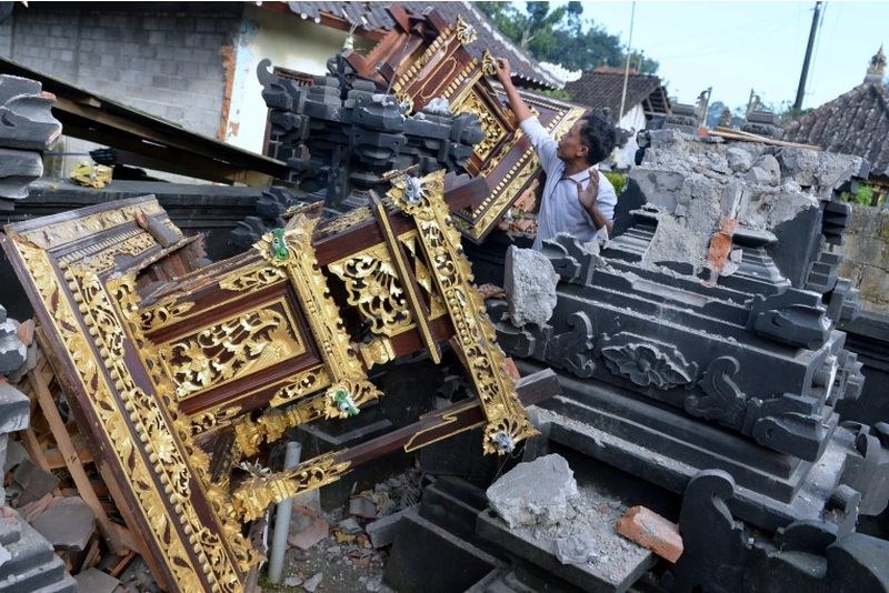 Силно земетресение разтресе Бали, има загинали и ранени