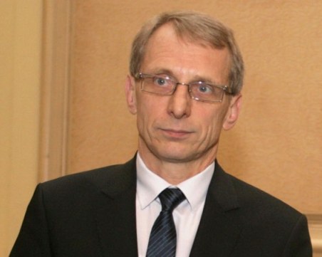 Денков: Разкрихме сериозни финансови злоупотреби в МОН