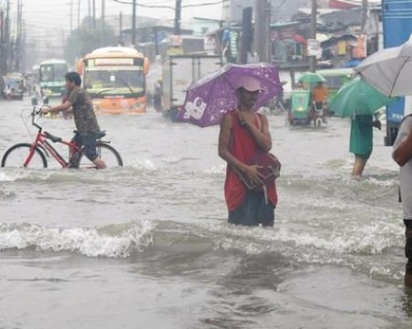 Продължават да растат жертвите на наводненията във Филипините
