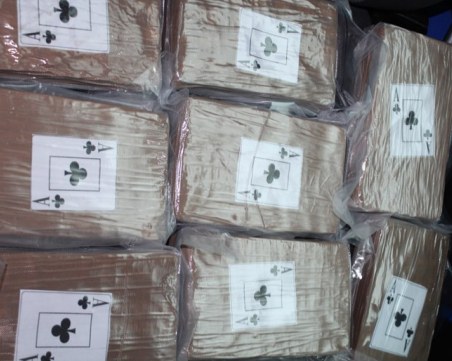 За 4 дни: Откриха и унищожиха 1,8 тона кокаин в Нидерландия