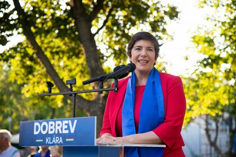 Изненадващ кандидат води пред българката Клара Добрев на първичните избори в Унгария