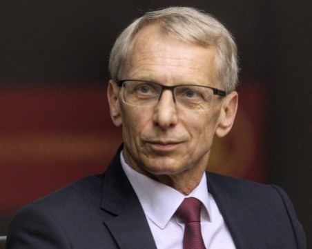 МОН съобщи плана за преминаване към онлайн обучение