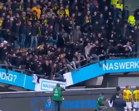 Трибуна с фенове се срути в Нидерландия