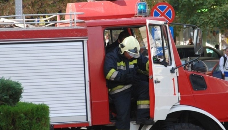 Мъж вдигна накрак пожарната в Пловдив, прилошало му в банята