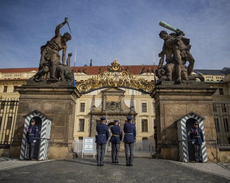Криза в Чехия: Президентът не е способен да изпълнява задълженията си
