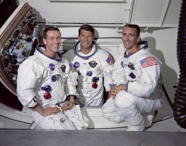 На този ден: Приключва първата пилотирана мисия на Аполо